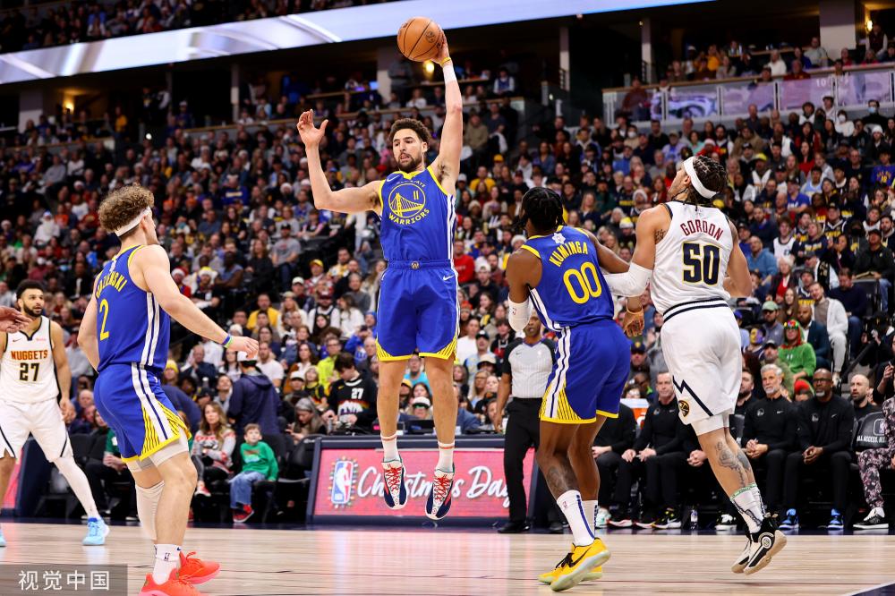 在一场充满 在一场充满